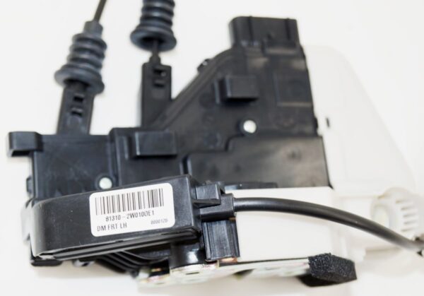 Genuine OEM 81310-2W010 Hyundai Latch Assembly Front Door Left Hand LH - Image 3