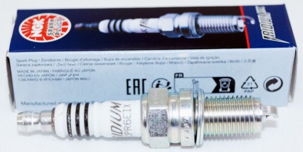 Set of 4 Genuine NGK 8196 DCPR6EIX Iridium IX Spark Plugs - Image 2