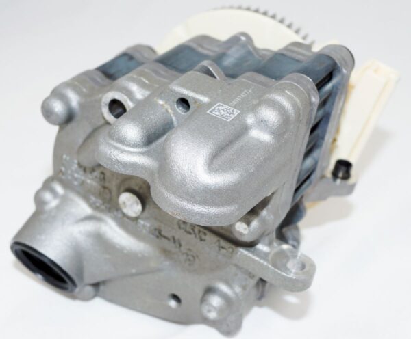 Genuine OEM HL3Z7A103C Ford Oil Pump Assembly - Image 4