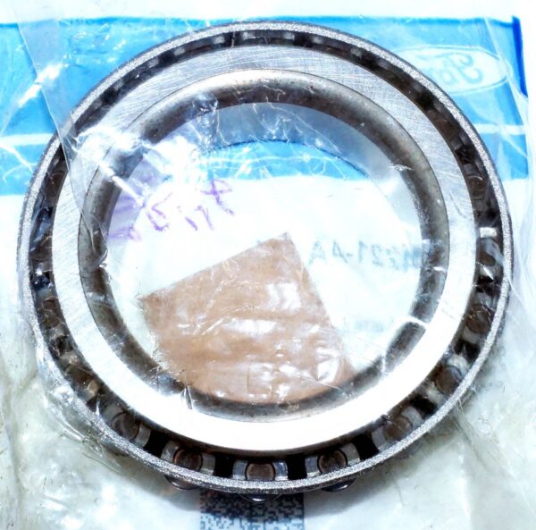 Genuine OEM XW4Z4221AA Ford Rear Differential Side Bearings Differential Carrier - Image 3