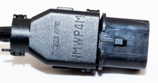 Genuine OEM 3921039500 Kia Sorento Oxygen Sensor Front Right - Image 3