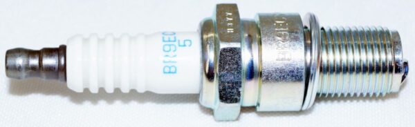 Set of 4 Genuine NGK 6669 BR9ECS-5 Nickel Spark Plugs - Image 3