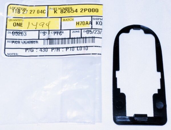 Genuine OEM 826542P000 Kia Sorento Door Handle Cover Pad Rear Left/Right