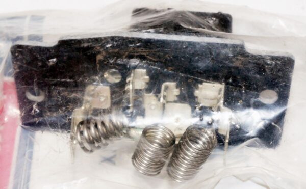 Genuine OEM Motorcraft YH1702 HVAC Blower Motor Resistor Ford E3AZ19A706A - Image 3
