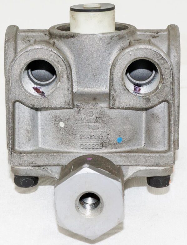 Genuine Bendix 103010N Relay Valve - Image 7