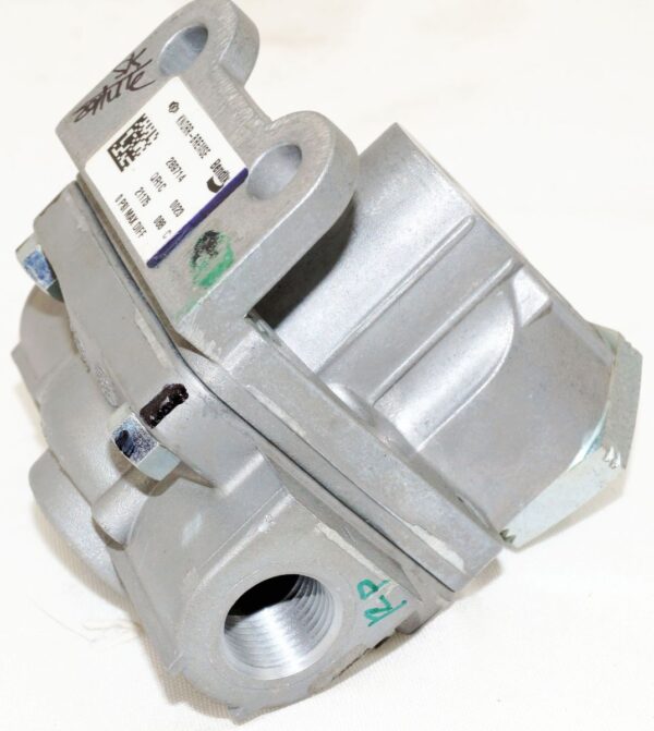 Bendix 289714N Quick Release Valve - Image 3
