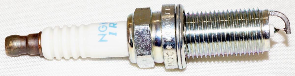 Genuine NGK 91961 DILFR7K9G Laser Iridium Spark Plug - Image 2