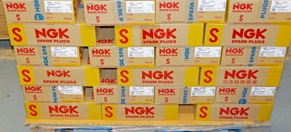 Case of 120 NGK 7131 Nickel Spark Plugs BPR6ES for Small Engines & Classics - Image 9
