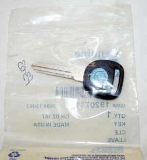 Genuine OEM GM Cadillac Crest Logo Transponder Chip Key 19207416