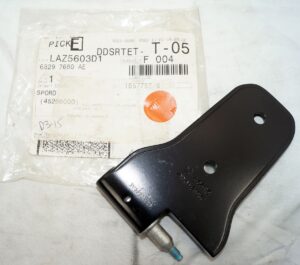Genuine OEM 68297680AE Mopar Door Hinge Right Lower Jeep Wrangler Gladiator