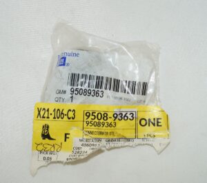 Genuine OEM GM Sonic Heater Outlet Hose Connector 95089363