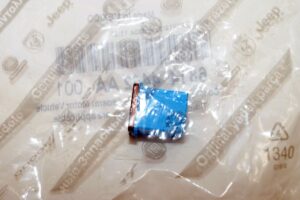 Genuine OEM Mopar J-Case Fuse 20 Amp Maxi Fuse 68144442AA