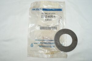Genuine OEM Ford D5AZ4670A One Differential Pinion Oil Slinger Washer [1]