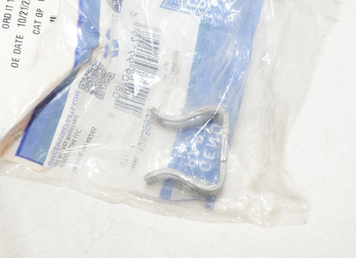 GM Genuine Parts 12659653 Direct Fuel Injector Hold Down Clamp - Image 2