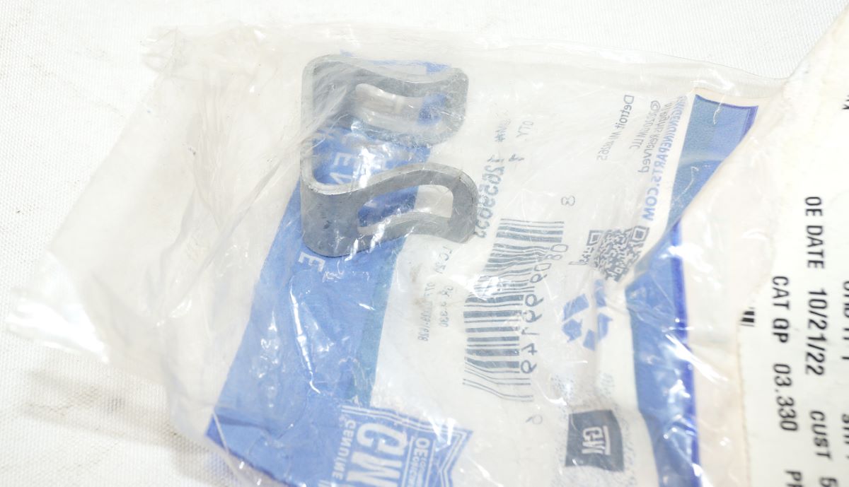 GM Genuine Parts 12659653 Direct Fuel Injector Hold Down Clamp - Image 4